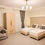 Ξενοδοχείο με διαμερίσματα Famissi 4*