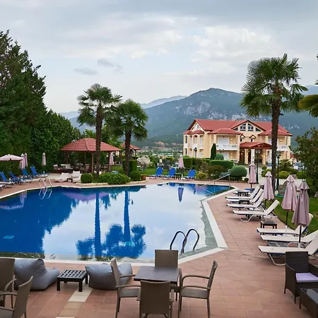 Famissi Апарт-отель 4*