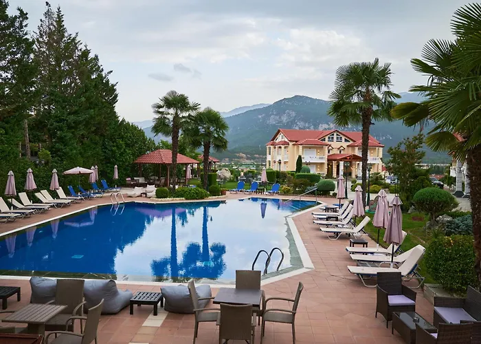 Famissi アパートホテル 4*